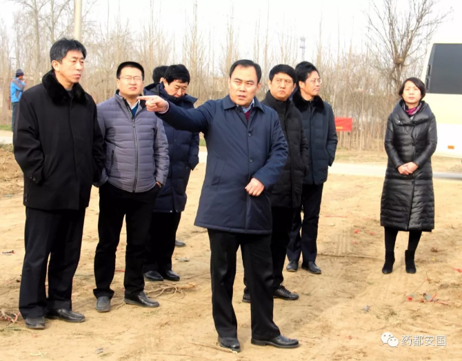 安国市四大班子领导看望慰问津石高速沿线依法清障工作一线人员